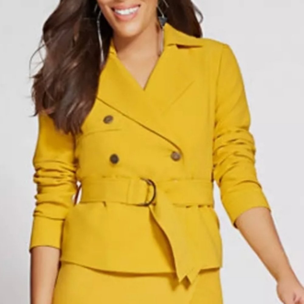 Short Double Breasted Blazer